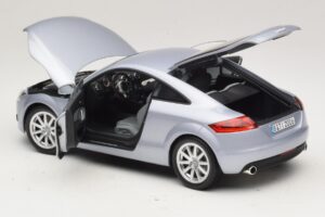 Audi TT 8N Silverblue Metallic Minichamps 1:18 100015020 Kov – obrázok 5 z 8
