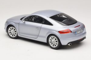 Audi TT 8N Silverblue Metallic Minichamps 1:18 100015020 Kov – obrázok 7 z 8