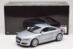 Audi TT 8N Silverblue Metallic Minichamps 1:18 100015020 Kov – obrázok 8 z 8