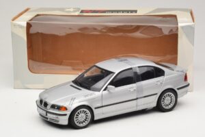 BMW 3-Series E46 6-Cylinder Strieborný UT Models 1:18 20512 Kov – obrázok 6 z 6