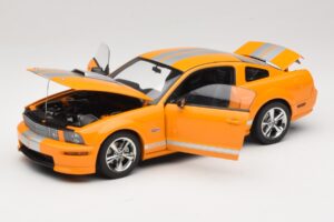 Ford Mustang GT S197 Grabber Orange Metallic AUTOart 1:18 73117-A1 Kov – obrázok 2 z 8