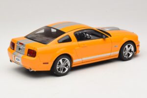 Ford Mustang GT S197 Grabber Orange Metallic AUTOart 1:18 73117-A1 Kov – obrázok 3 z 8