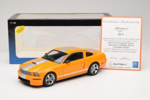 Ford Mustang GT S197 Grabber Orange Metallic AUTOart 1:18 73117-A1 Kov – obrázok 8 z 8