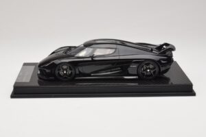 Koenigsegg Regera Čierny Karbónový Balíček Béžový Interiér FrontiArt 1:18 REMC042 Živica – obrázok 3 z 7
