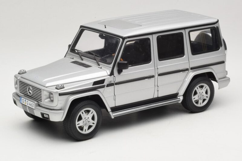 Mercedes G500 W463 LWB Dealerská Edícia Strieborný AUTOart 1:18 B66962142 Kov