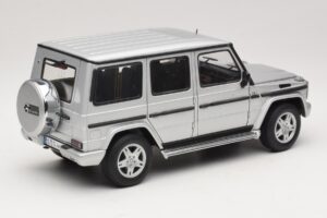 Mercedes G500 W463 LWB Dealerská Edícia Strieborný AUTOart 1:18 B66962142 Kov – obrázok 3 z 8