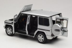 Mercedes G500 W463 LWB Dealerská Edícia Strieborný AUTOart 1:18 B66962142 Kov – obrázok 5 z 8