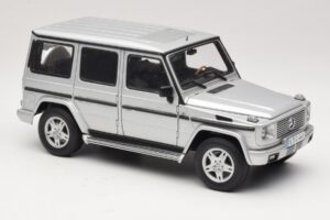 Mercedes G500 W463 LWB Dealerská Edícia Strieborný AUTOart 1:18 B66962142 Kov – obrázok 6 z 8