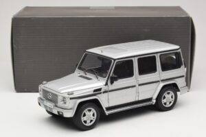 Mercedes G500 W463 LWB Dealerská Edícia Strieborný AUTOart 1:18 B66962142 Kov – obrázok 8 z 8