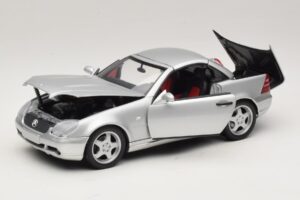 Mercedes SLK230 R170 AMG Roadster Strieborný UT Models 1:18 26152 Kov – obrázok 2 z 8