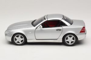 Mercedes SLK230 R170 AMG Roadster Strieborný UT Models 1:18 26152 Kov – obrázok 4 z 8