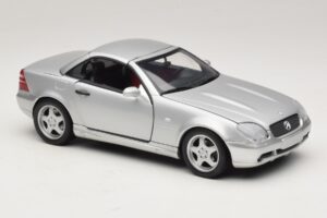 Mercedes SLK230 R170 AMG Roadster Strieborný UT Models 1:18 26152 Kov – obrázok 6 z 8