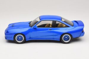 Opel Manta B Modrá Metalíza MCG 1:18 MCG18258 Kov – obrázok 3 z 6