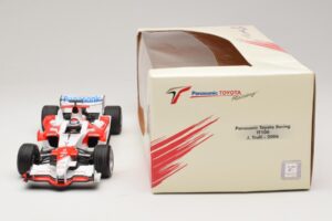 Panasonic Toyota Racing TF106 #11 J. Trulli 2006 Minichamps 1:18 AM59558L Kov – obrázok 6 z 7