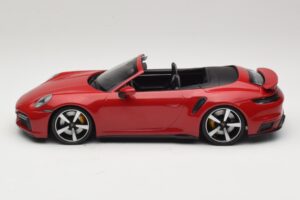 Porsche 911 992 Turbo S Kabriolet Tmavo Červený Minichamps 1:18 PORSCHE007 Kov – obrázok 3 z 6