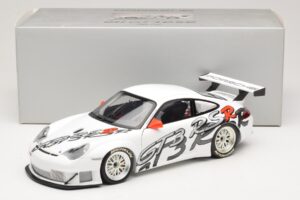 Porsche 911 996 GT3 RSR Biely 2005 Minichamps 1:18 WAP02160215 Kov – obrázok 8 z 8