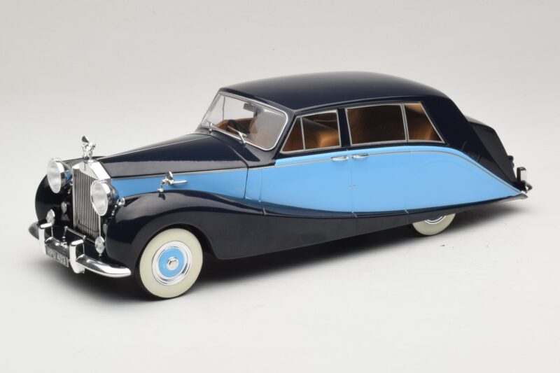 Rolls-Royce Silver Wraith Empress by Hooper Čierny & Tmavomodrý MCG 1:18 MCG18051 Kov