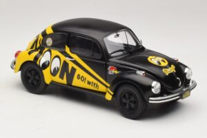 Volkswagen Beetle 1303 Go with Moon Solido 1:18 S1800519 Kov – obrázok 6 z 8