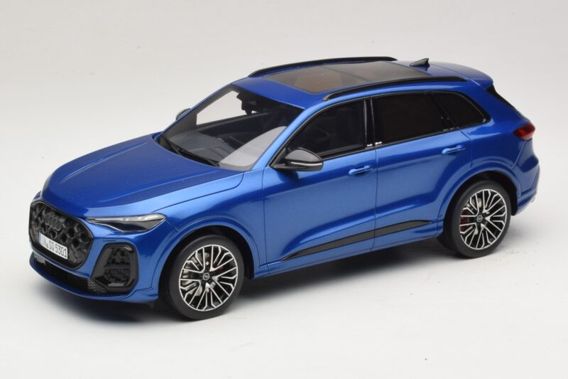Audi SQ5 FY TFSI Ultra Modrý Otto 1:18 OT1281 Živica
