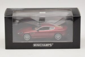 Aston Martin DB9 Červený Metalický Minichamps 1:43 400137340 Kov – obrázok 4 z 4