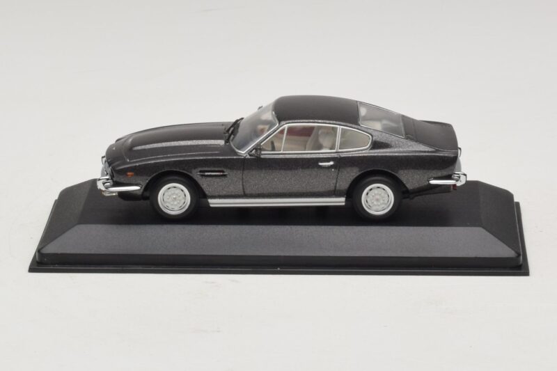Aston Martin DBS On Her Majesty's Secret Service Náhradná Škatuľa Minichamps 1:43 436137600-R1 Kov