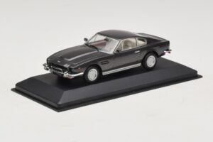 Aston Martin DBS On Her Majesty's Secret Service Náhradná Škatuľa Minichamps 1:43 436137600-R1 Kov – obrázok 2 z 4