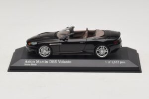 Aston Martin DBS Volante Čierny Metalický Minichamps 1:43 400137930 Kov
