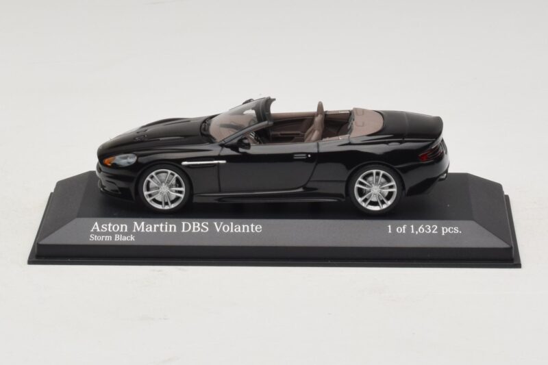 Aston Martin DBS Volante Čierny Metalický Minichamps 1:43 400137930 Kov