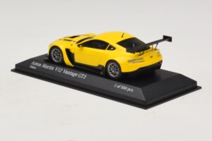Aston Martin V12 Vantage GT3 Žltý Minichamps 1:43 437121391 Kov – obrázok 3 z 4