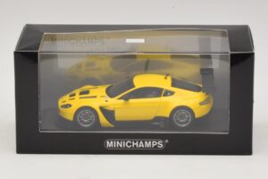 Aston Martin V12 Vantage GT3 Žltý Minichamps 1:43 437121391 Kov – obrázok 4 z 4