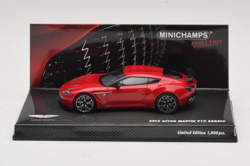 Aston Martin V12 Zagato Červený Minichamps 1:43 Aston Martin V12 Zagato Červený Minichamps 1:43 437137220 Kov