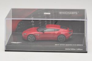 Aston Martin V12 Zagato Červený Minichamps 1:43 437137220 Kov – obrázok 4 z 5