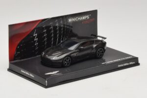 Aston Martin V12 Zagato Scintilla Silver Minichamps 1:43 437137221 Kov – obrázok 2 z 5