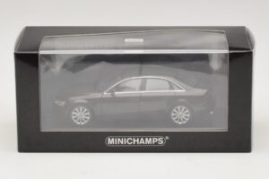 Audi A4 B8 Hnedá Metalíza Minichamps 1:43 410011000 Kov – obrázok 3 z 3