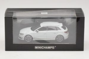 Audi S3 8V Sportback Biely Minichamps 1:43 437013010 Kov – obrázok 4 z 4