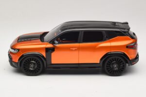 Dacia Duster Mk3 Redust Sport 4x2 Hybrid Metallic Orange Otto 1:18 OT1316 Živica – obrázok 3 z 6