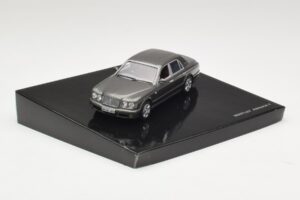 Bentley Arnage T Cypress Grey Minichamps 1:43 BL386 Kov – obrázok 2 z 4