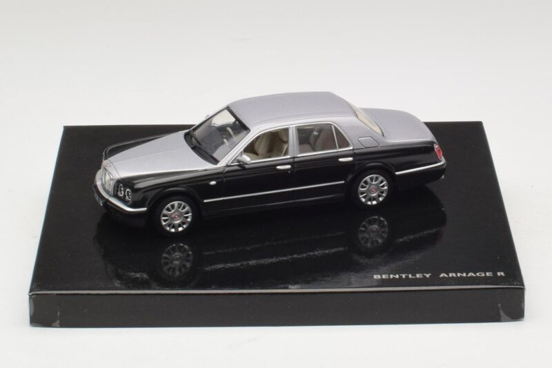 Bentley Arnage R Strieborný Minichamps 1:43 Bentley Arnage R Strieborný Minichamps 1:43 BL387 Kov