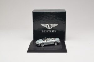 Bentley Continental GTC Light Grey Metallic Minichamps 1:43 BL907 Kov – obrázok 3 z 4
