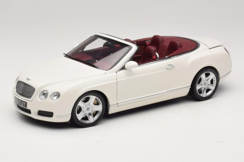 Bentley Continental GTC Biely Náhradná Škatuľa Minichamps 1:18 100139032-R1 Kov