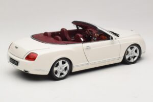 Bentley Continental GTC Biely Náhradná Škatuľa Minichamps 1:18 100139032-R1 Kov – obrázok 3 z 8