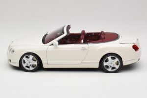 Bentley Continental GTC Biely Náhradná Škatuľa Minichamps 1:18 100139032-R1 Kov – obrázok 4 z 8