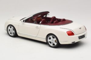 Bentley Continental GTC Biely Náhradná Škatuľa Minichamps 1:18 100139032-R1 Kov – obrázok 7 z 8