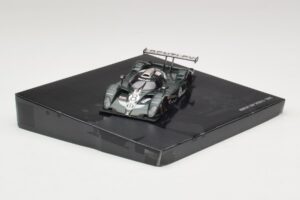 Bentley EXP Speed 8 LMP900 #8 A. Wallace / B. Leitzinger 24 Hours of Le Mans 2002 Minichamps 1:43 403021308 Kov – obrázok 2 z 4