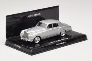 Bentley S1 Continental Strieborný Minichamps 1:43 436139552 Kov – obrázok 2 z 4
