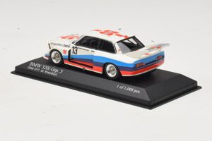 BMW 320i Group 5 #13 M. Winkelhock DRM 1977 Minichamps 1:43 400772313 Kov – obrázok 3 z 4