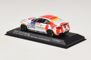 BMW M235i Bong Motorsport #307 Nett / Akata 24 Hours of Nurburgring 2015 Minichamps 1:43 437152507 Kov – obrázok 3 z 4