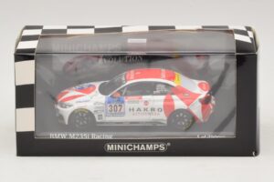 BMW M235i Bong Motorsport #307 Nett / Akata 24 Hours of Nurburgring 2015 Minichamps 1:43 437152507 Kov – obrázok 4 z 4