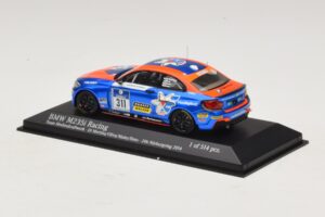 BMW M235i Team Medienkraftwerk #311 Di Martino / Olivo 24 Hours of Nurburgring 2014 Minichamps 1:43 437142411 Kov – obrázok 3 z 4