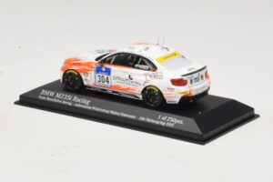 BMW M235i Team Rent2drive #304 Ackermann / Wishkirchen 24 Hours of Nurburgring 2015 Minichamps 1:43 437152504 Kov – obrázok 3 z 4